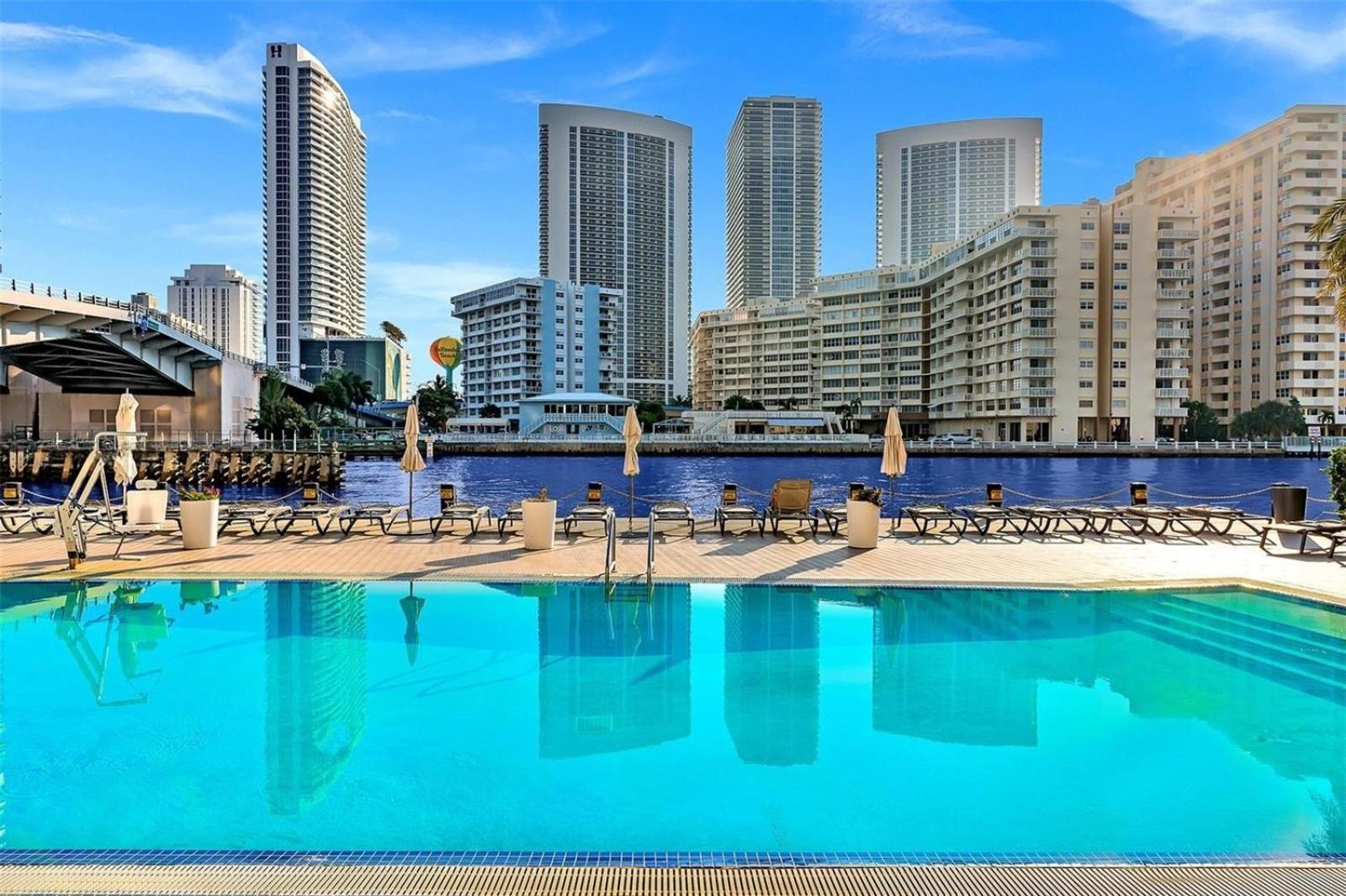 Mvr Apartments At Beachwalk Resort 할렌데일비치 외부 사진